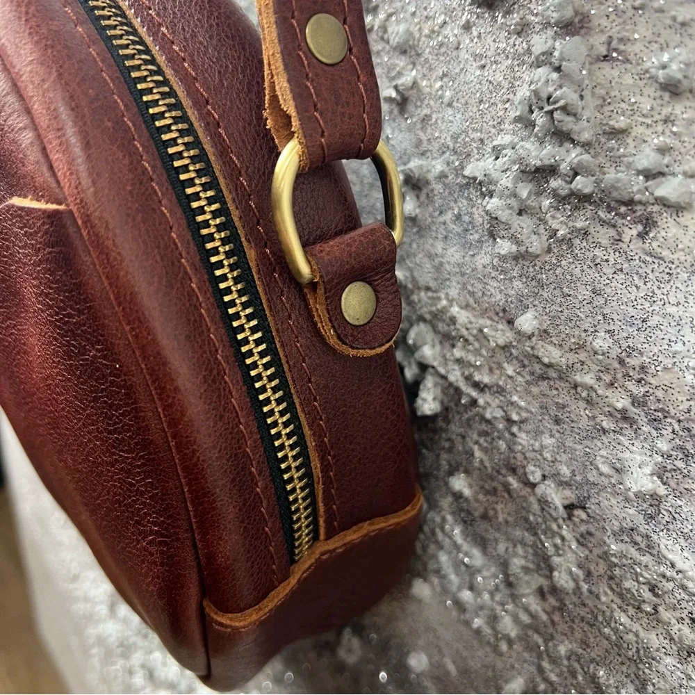 547 Portland Leather  Circle Crossbody Bag w/ mini envelope wallet - Picture 7 of 16